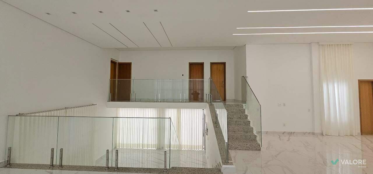 Casa 4 quartos à venda no Belvedere: Acesso aos Quarto e Sala de Jantar