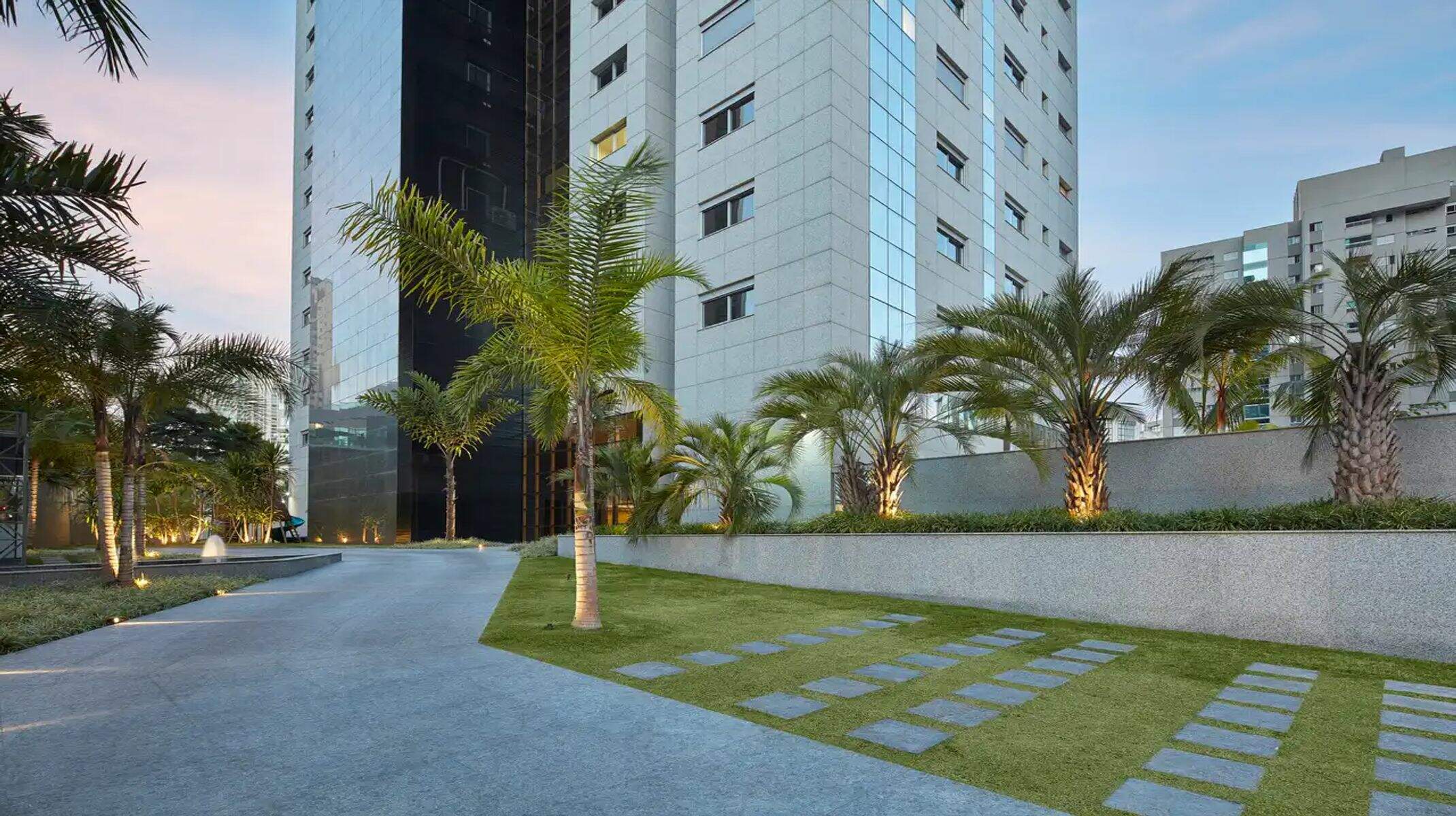 Apartamento 4 até 4 quartos à venda no Vila da Serra: Entrada