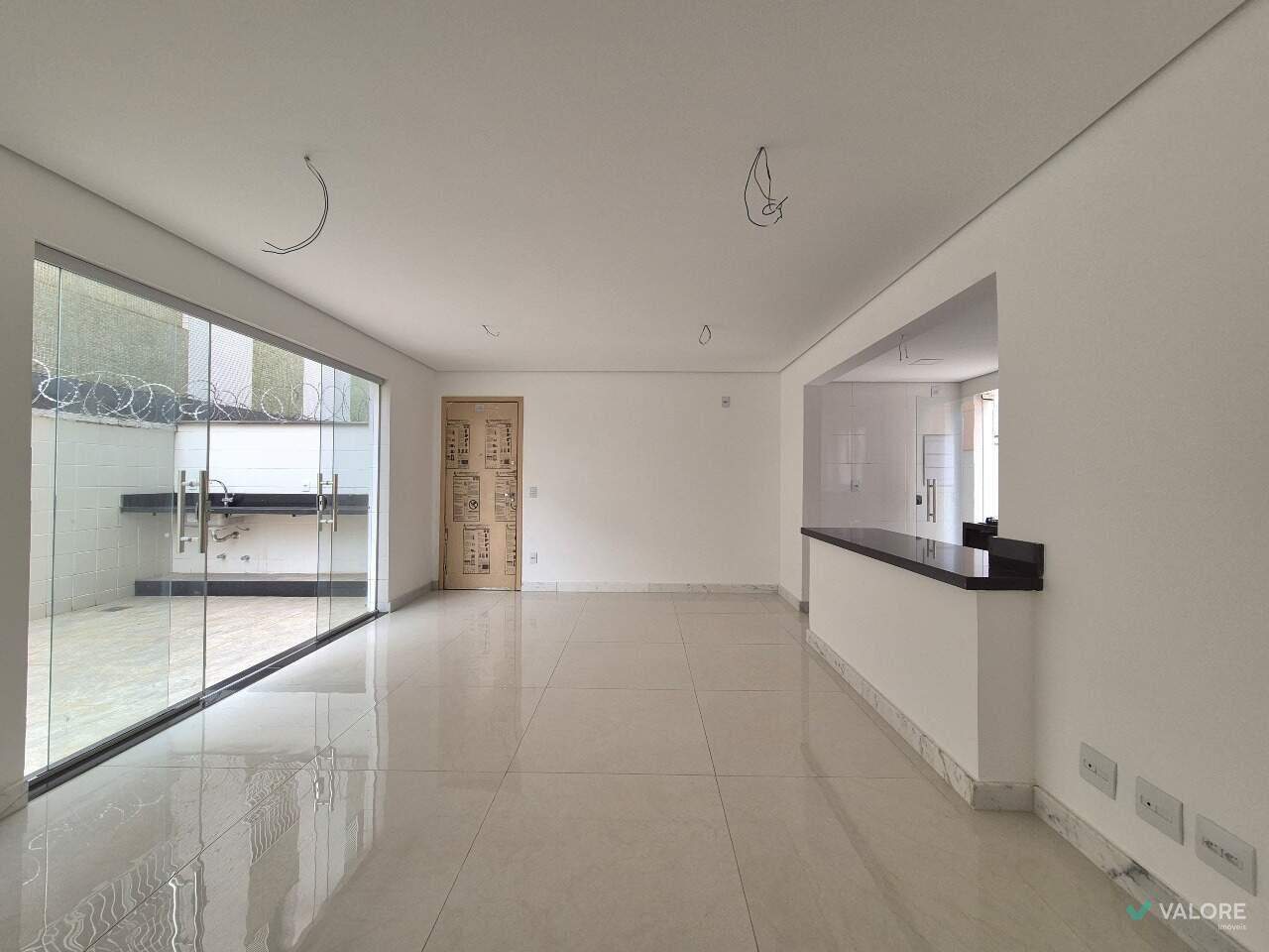 Apartamento com área privativa 2 quartos à venda no Cruzeiro: 