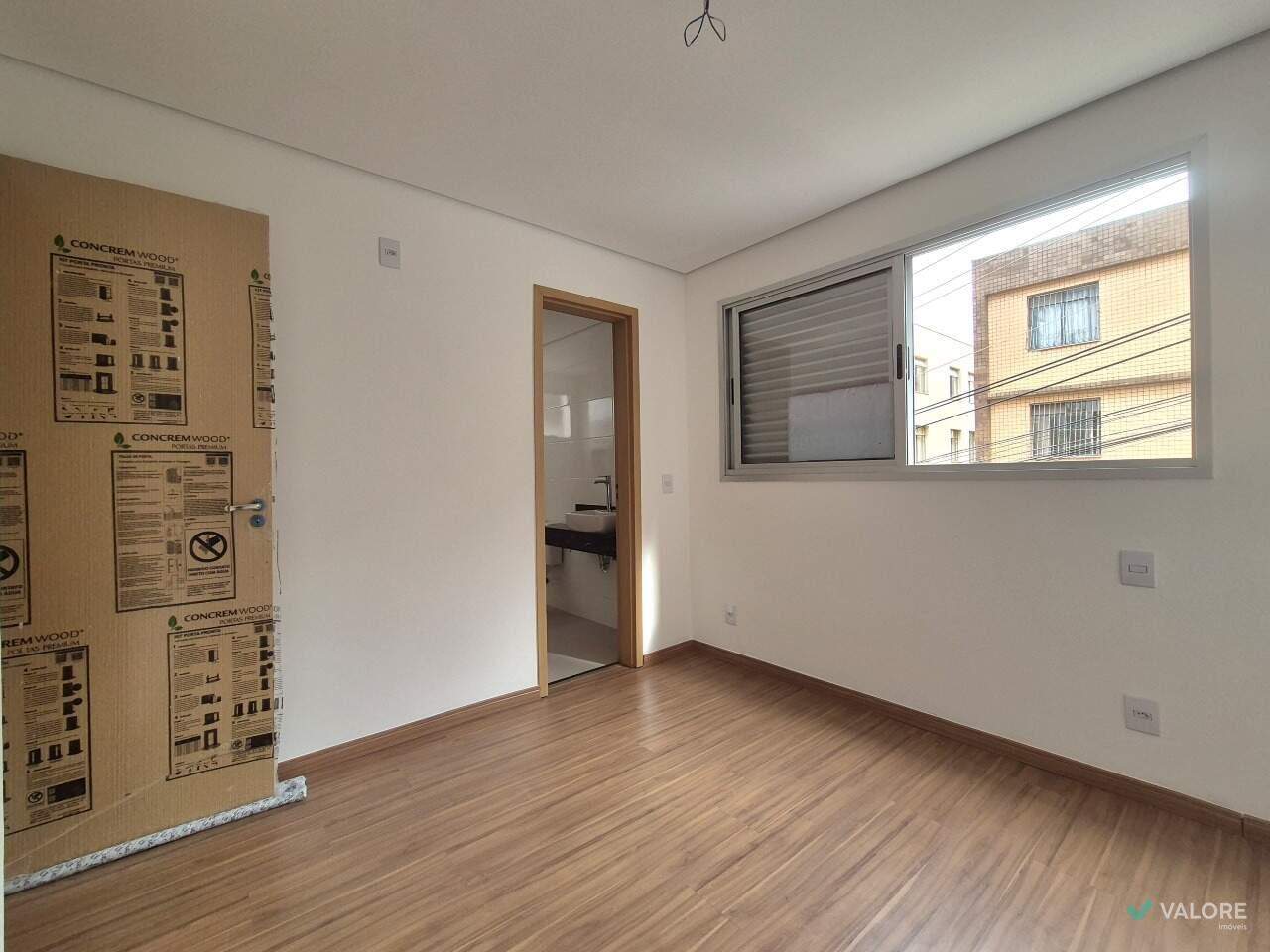 Apartamento com área privativa 2 quartos à venda no Cruzeiro: 