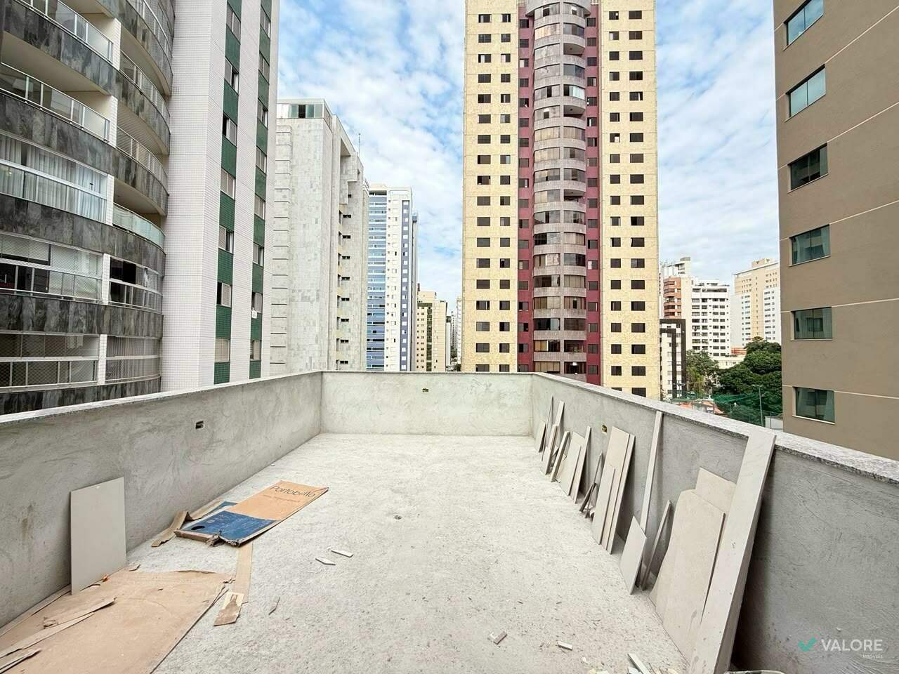 Cobertura 2 quartos à venda no Lourdes: 