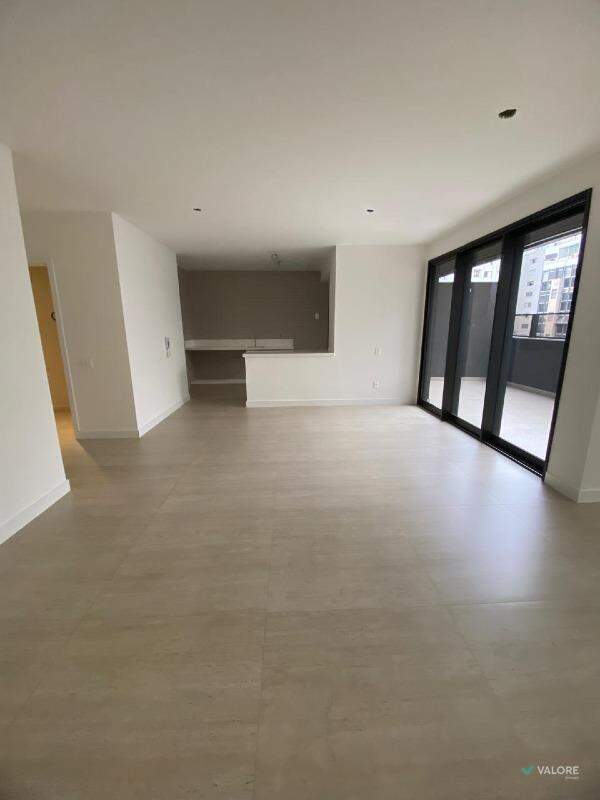 Apartamento com área privativa 3 quartos à venda no Centro: 