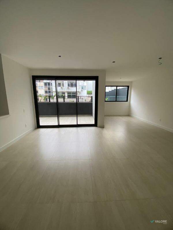 Apartamento com área privativa 3 quartos à venda no Centro: 