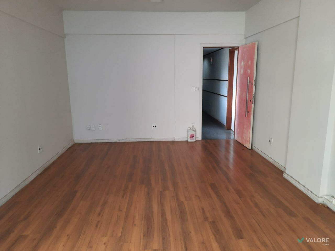 Sala à venda no Santa Efigênia: 