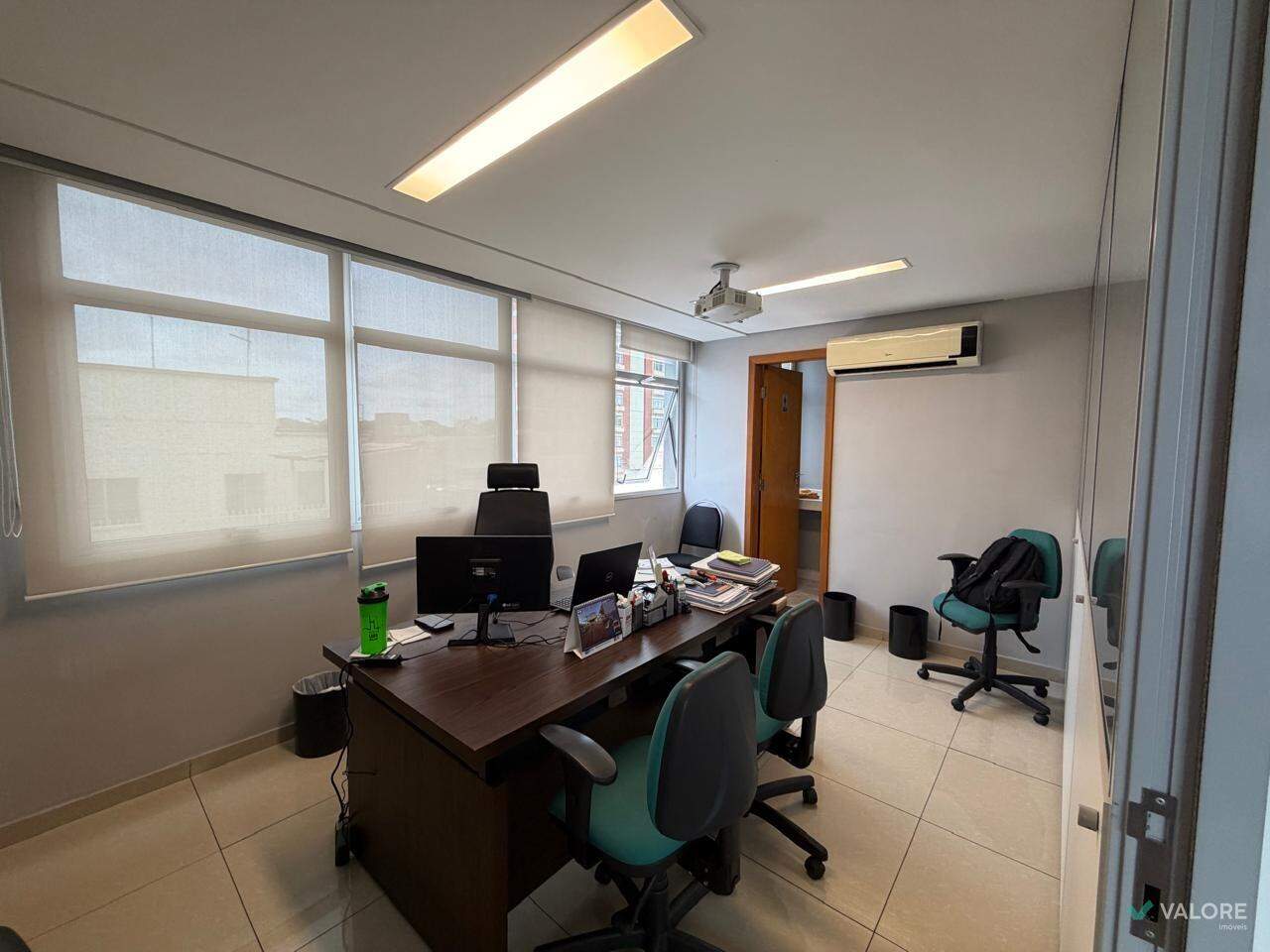 Sala à venda no Santo Agostinho: 