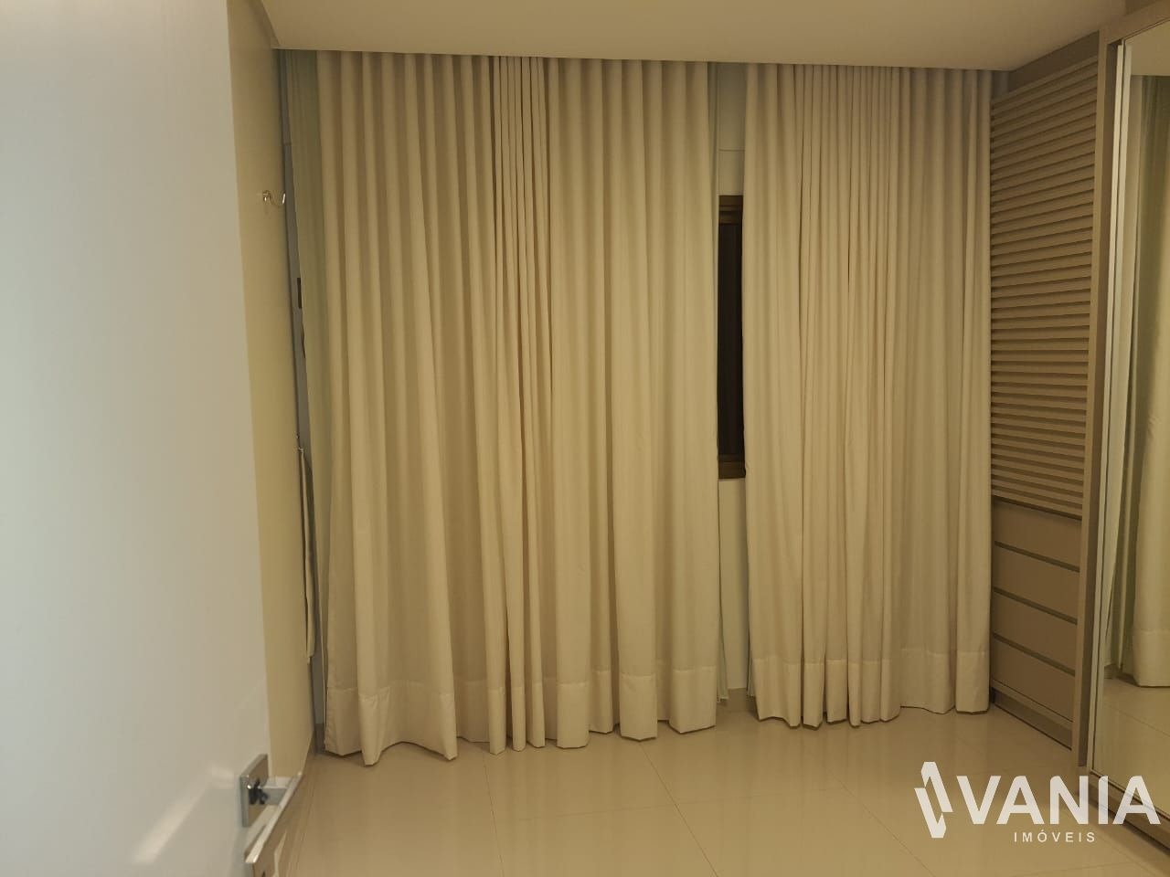 Apartamento à venda no 404 SUL: 
