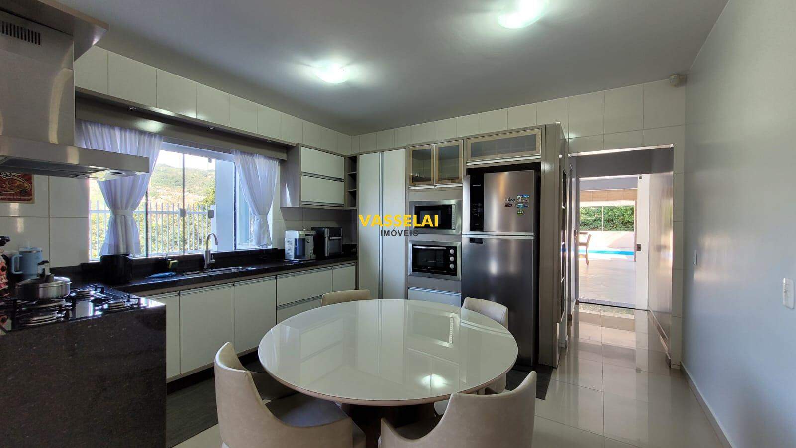 Casa à venda no Fundo Canoas: 