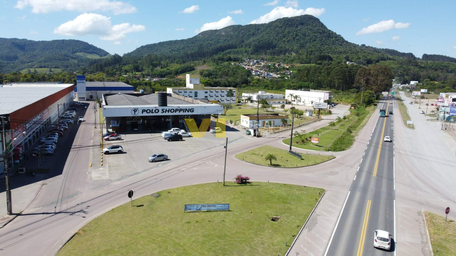Sala à venda no Barra Itoupava: Gl2jtNIbbIqXxNNS12M5CRzqIpARrlmO7h5HAAj5.jpg