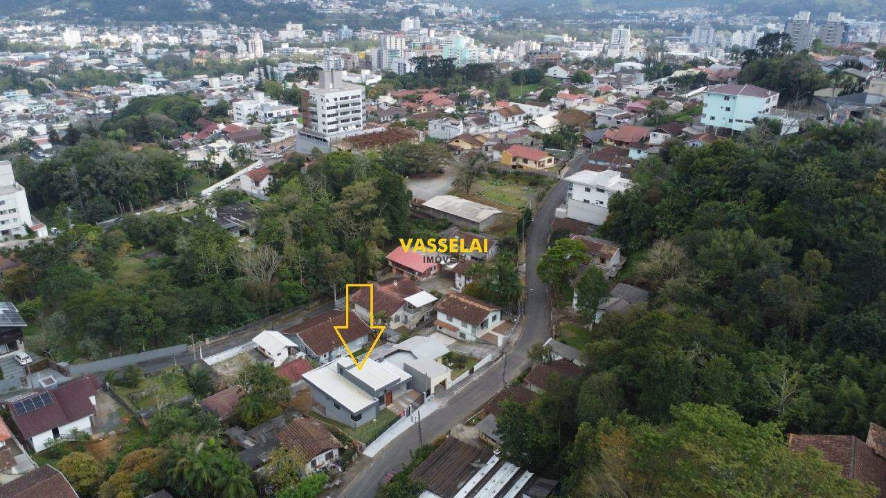 Casa à venda no Eugênio Schneider: 
