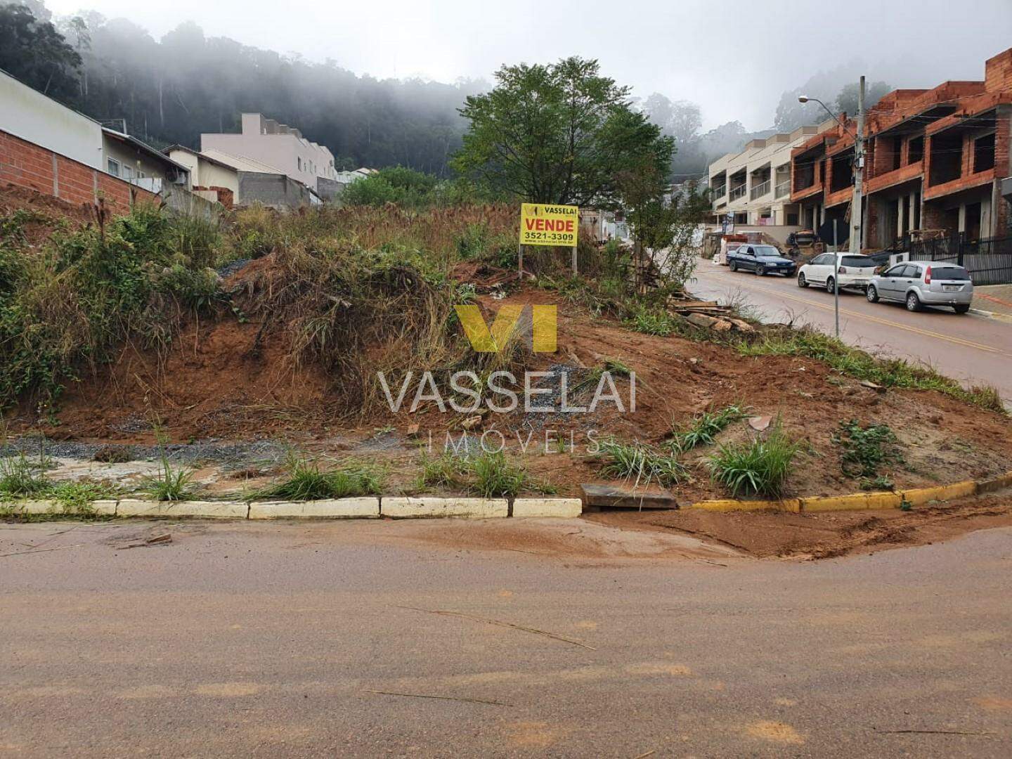 Terreno à venda no Taboão: 1bd74c2e-dc53-43cb-a92d-301d91004fbb.jpg