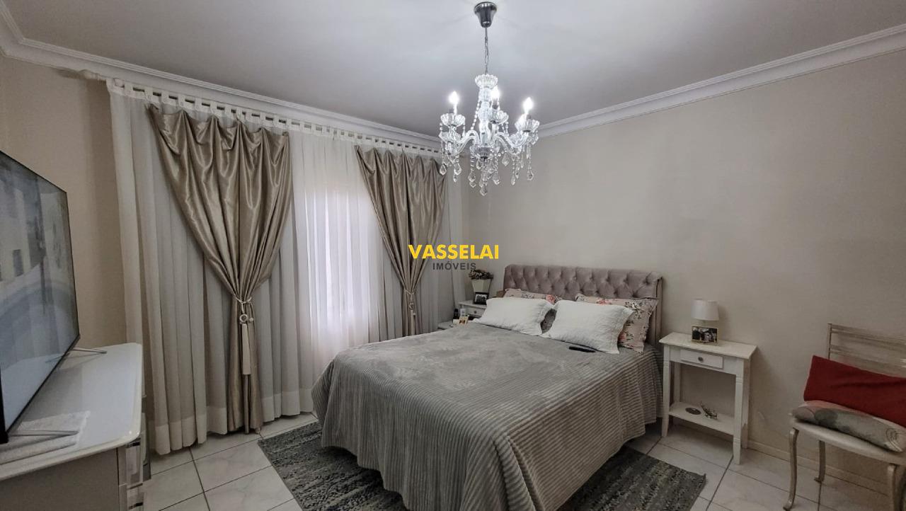 Casa à venda no Eugênio Schneider: 