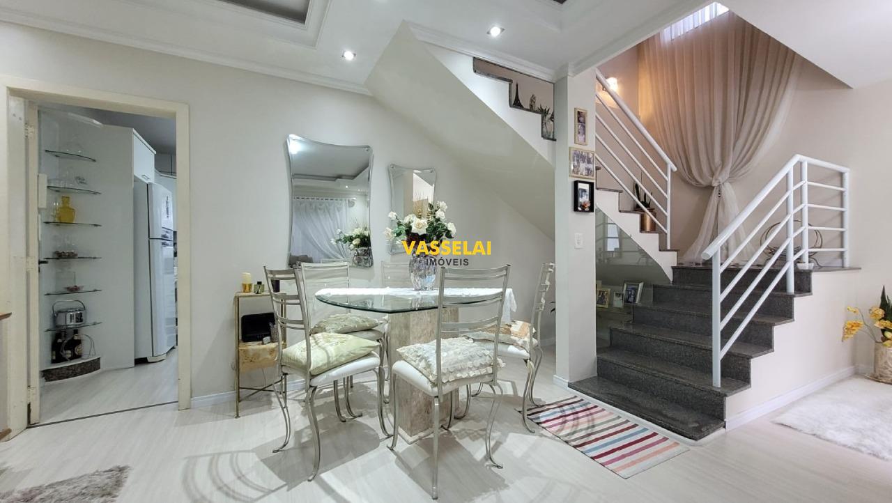 Casa à venda no Eugênio Schneider: 