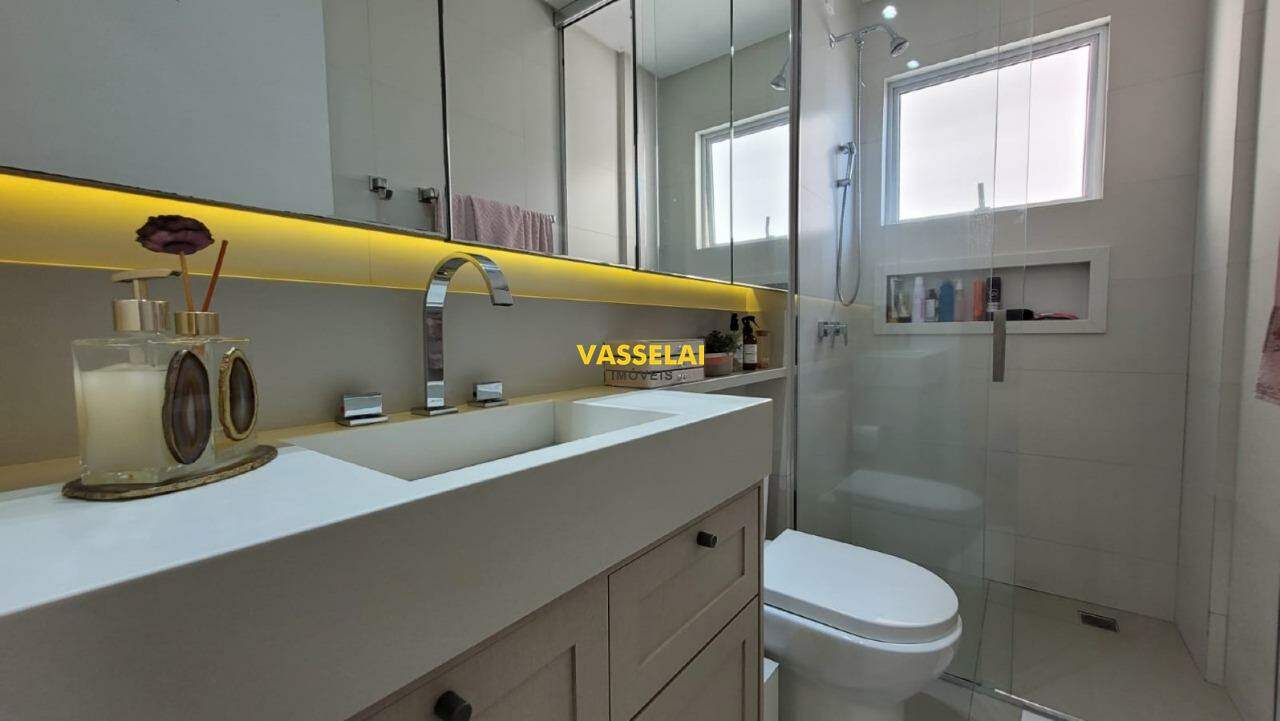 Apartamento à venda no Jardim América: 