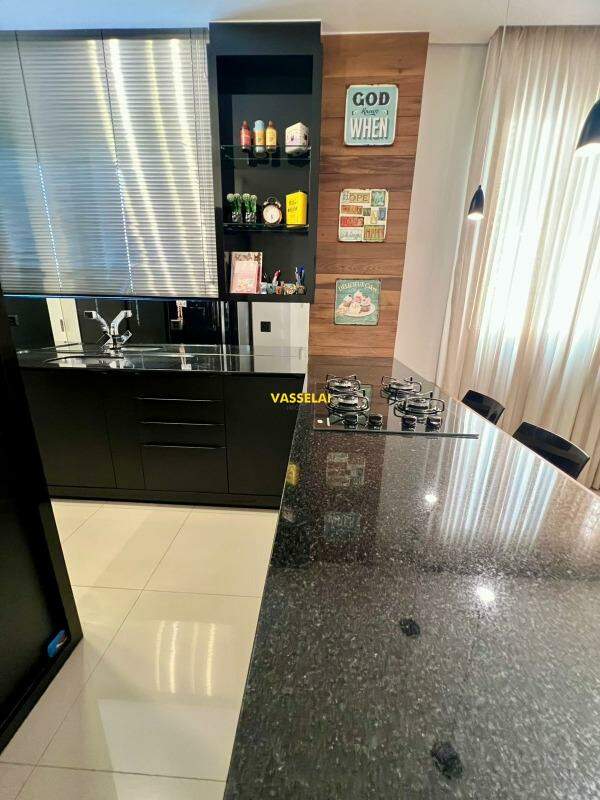 Apartamento à venda no Jardim América:
