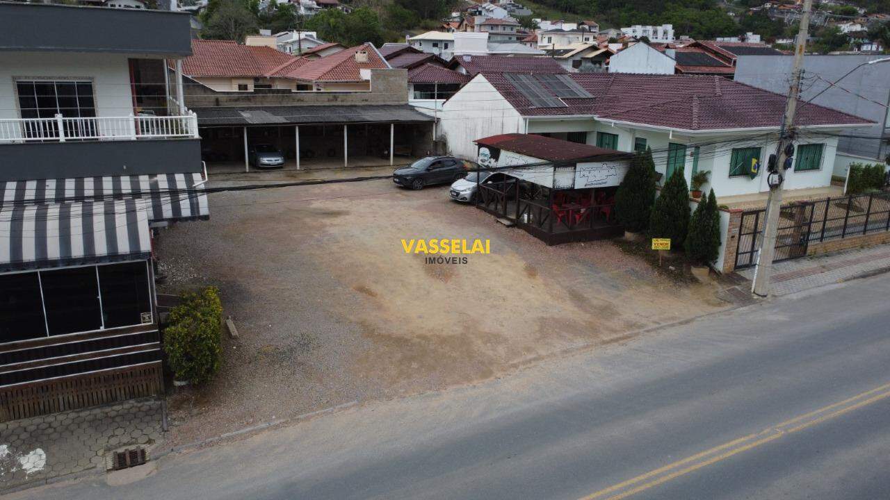 Terreno à venda no Fundo Canoas: 