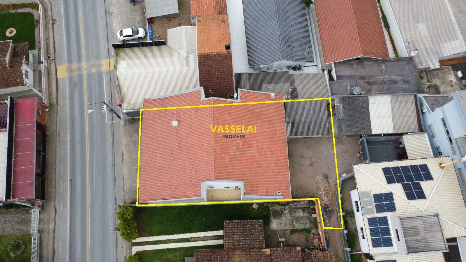 Prédio à venda no Fundo Canoas: 