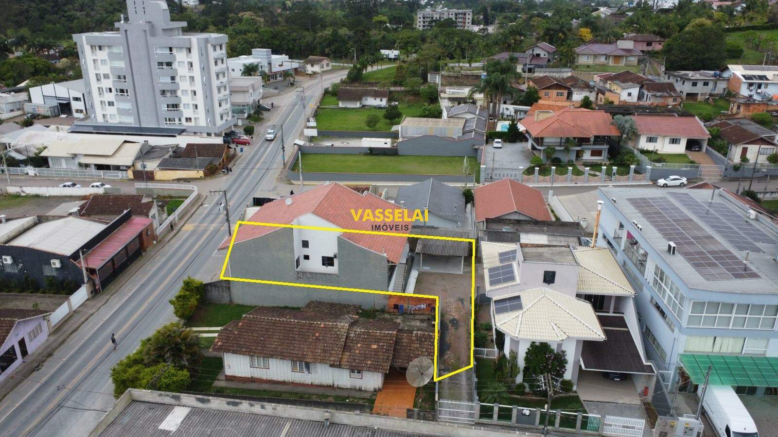 Prédio à venda no Fundo Canoas: 