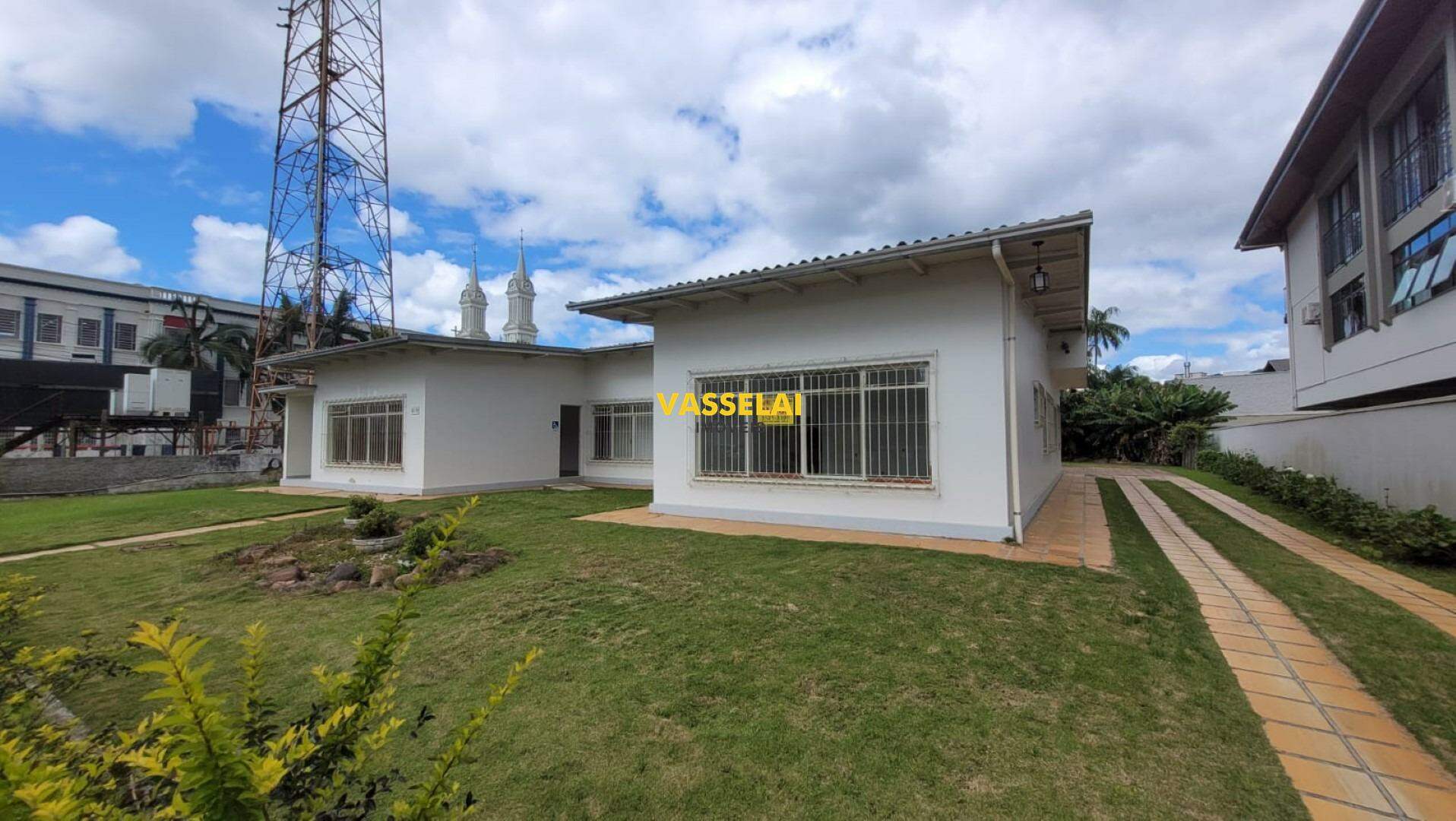 Casa para aluguel no Jardim América: 