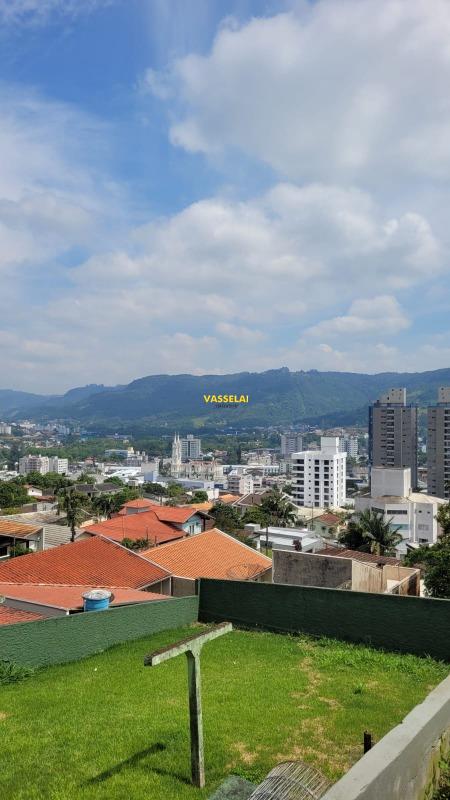 Casa à venda no Eugênio Schneider: 