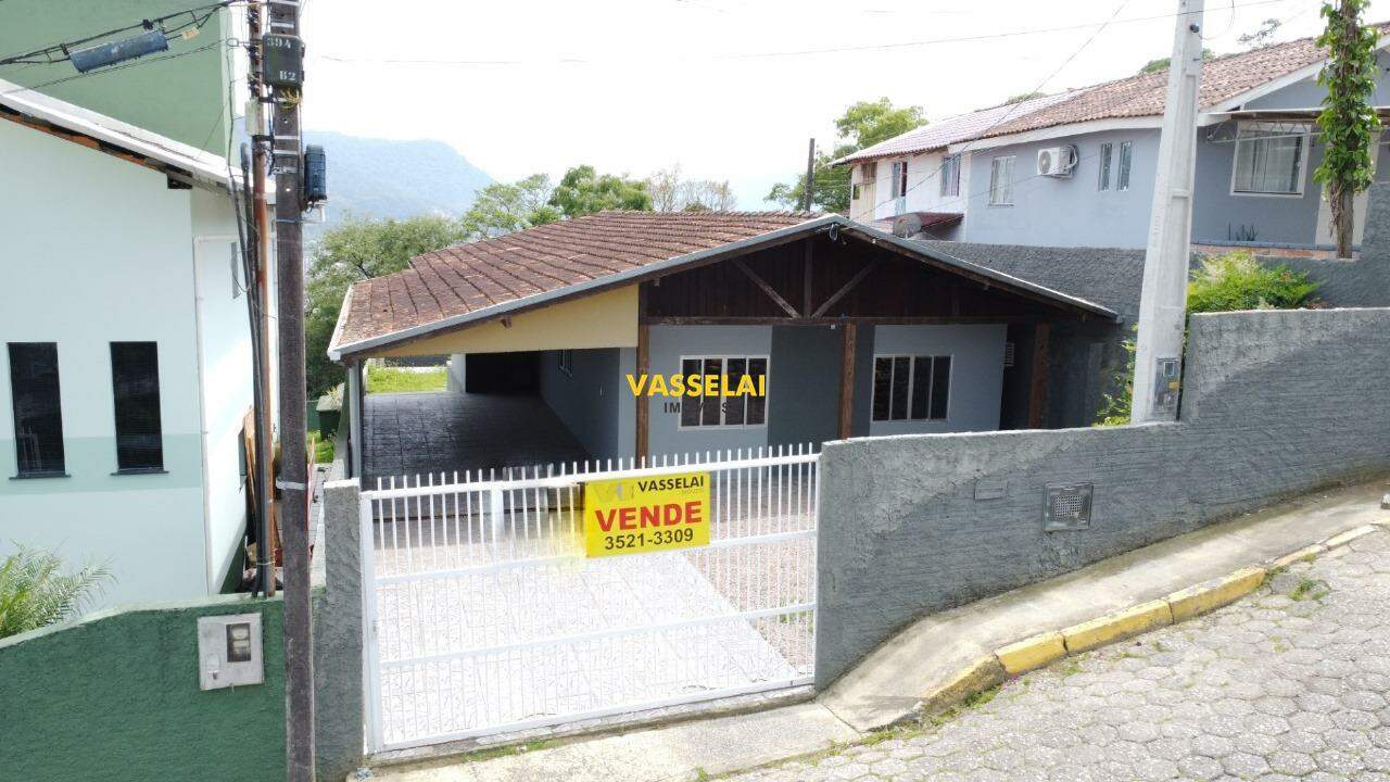 Casa à venda no Eugênio Schneider: 