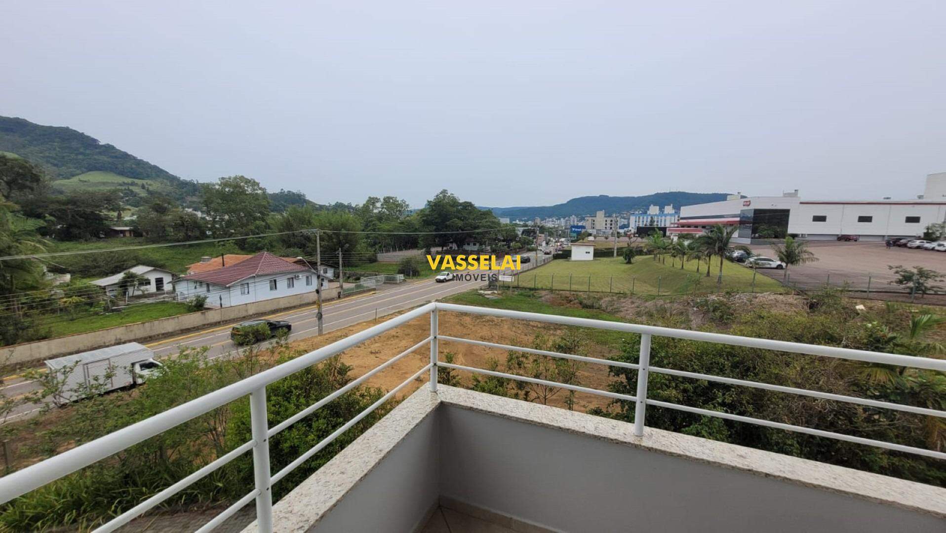 Casa à venda no Fundo Canoas: 