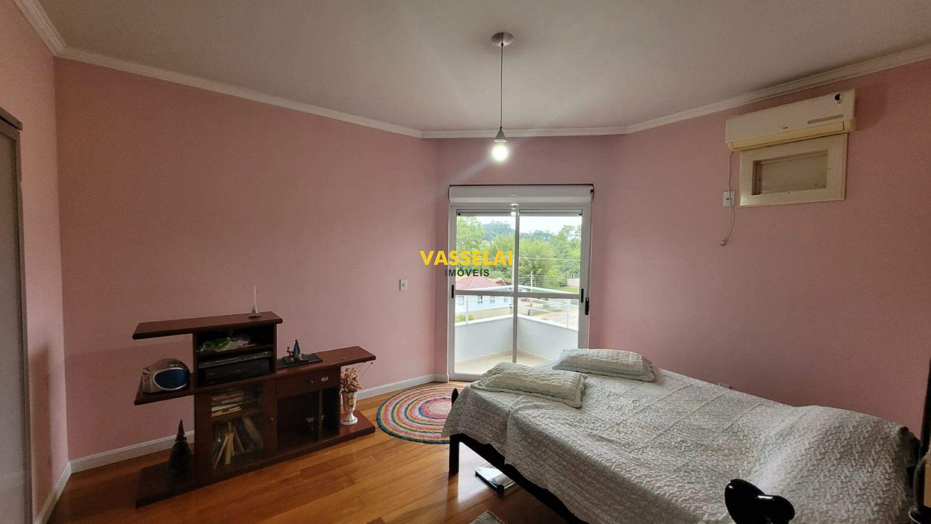 Casa à venda no Fundo Canoas: 