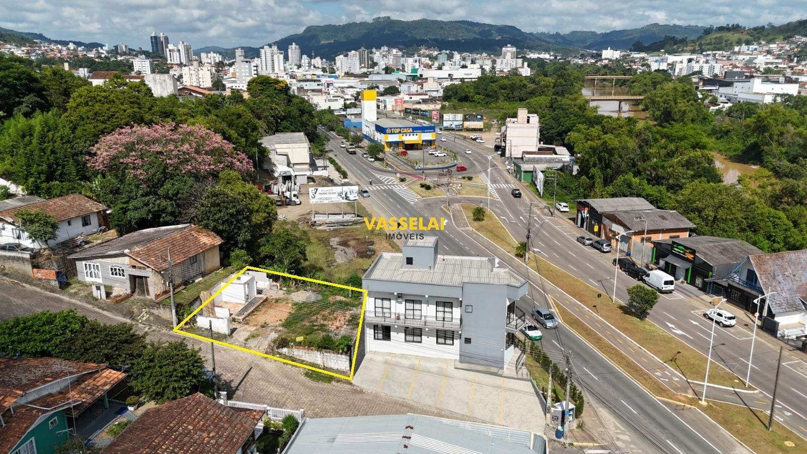 Terreno à venda no Santana: 