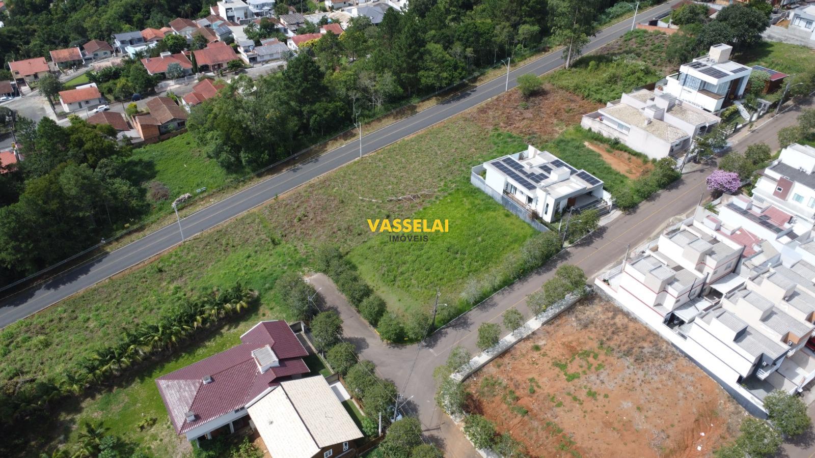 Terreno à venda no Laranjeiras: 