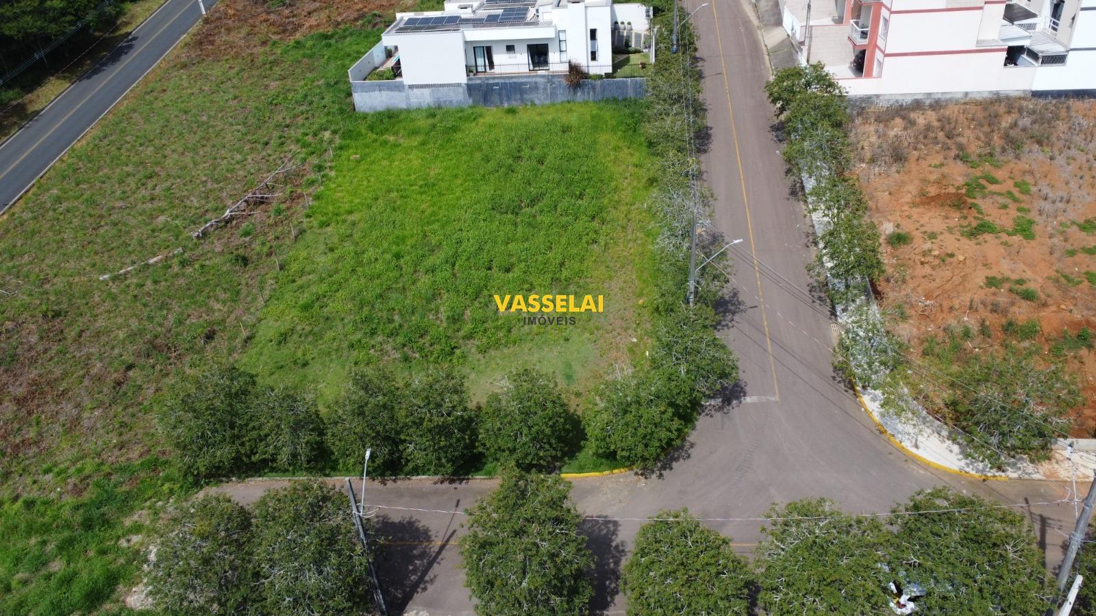 Terreno à venda no Laranjeiras: 