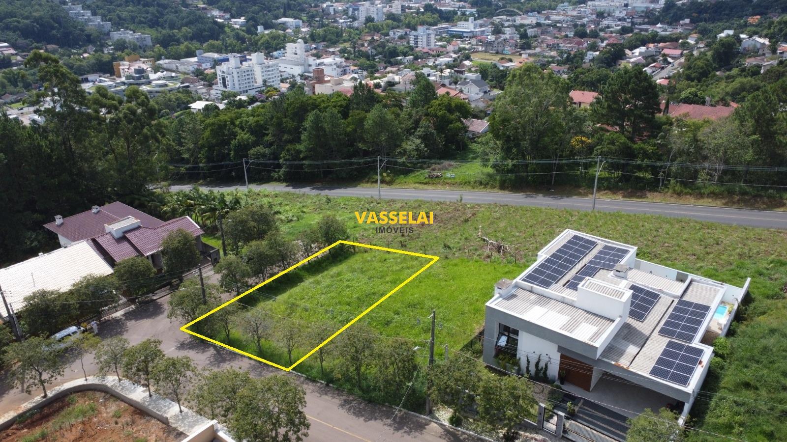 Terreno à venda no Laranjeiras: 