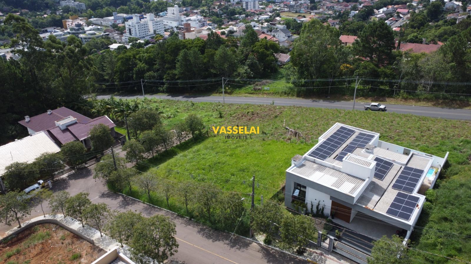 Terreno à venda no Laranjeiras: 