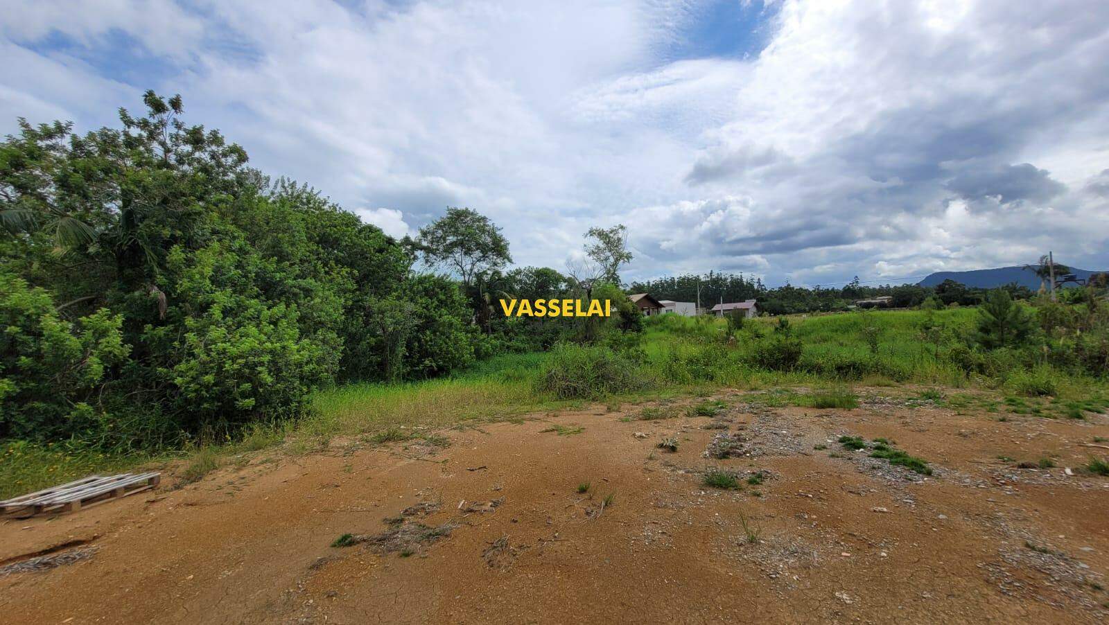 Terreno à venda no Pioneiros: