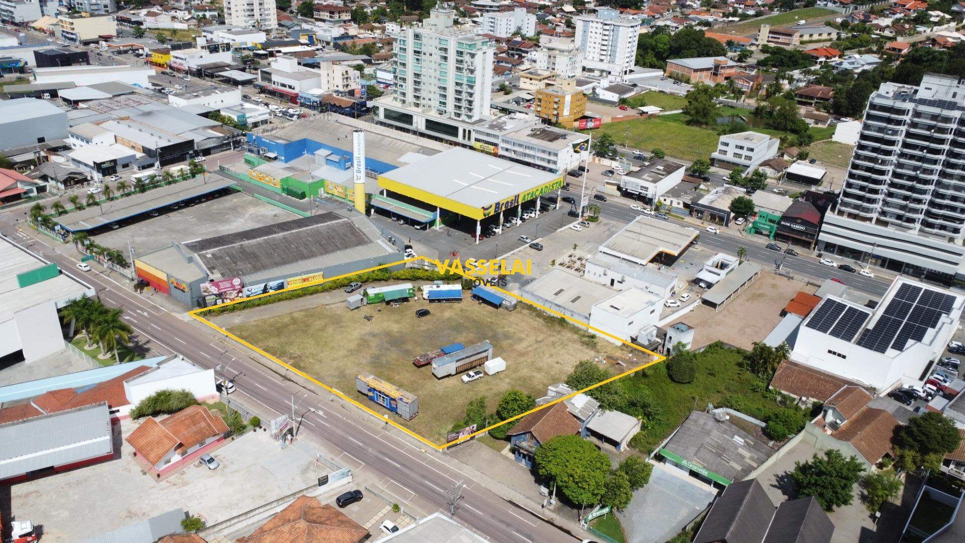 Terreno à venda no Centro: 