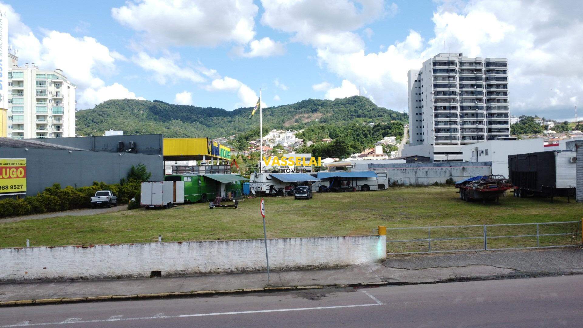 Terreno à venda no Centro: 