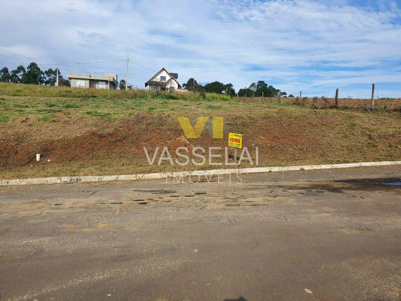Terreno à venda no Centro: fcb93337-6401-4aa2-9ac5-8e17253a39b9.jpg