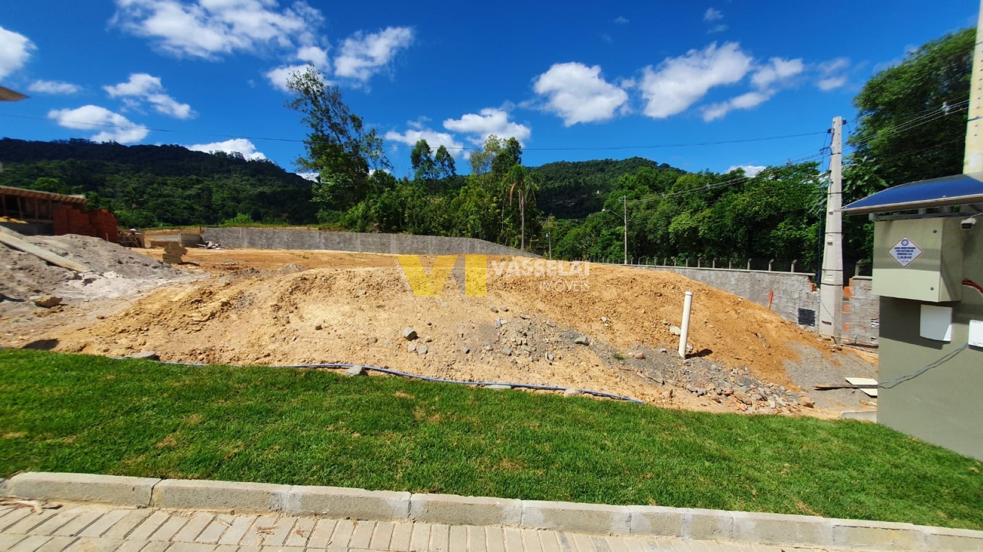 Terreno à venda no Fundo Canoas: 12.jpeg