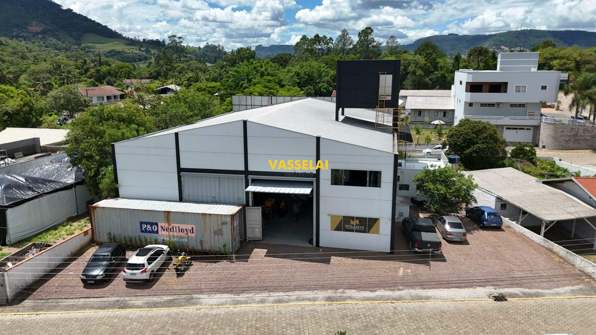 Galpão à venda no Fundo Canoas: 