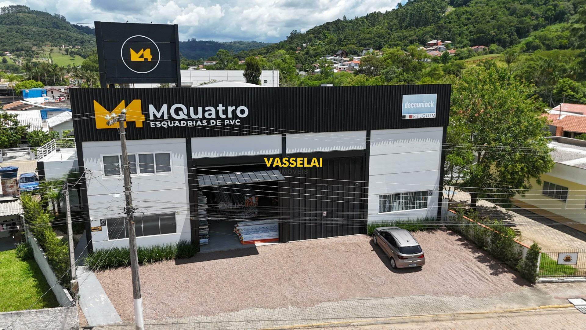 Galpão à venda no Fundo Canoas: 