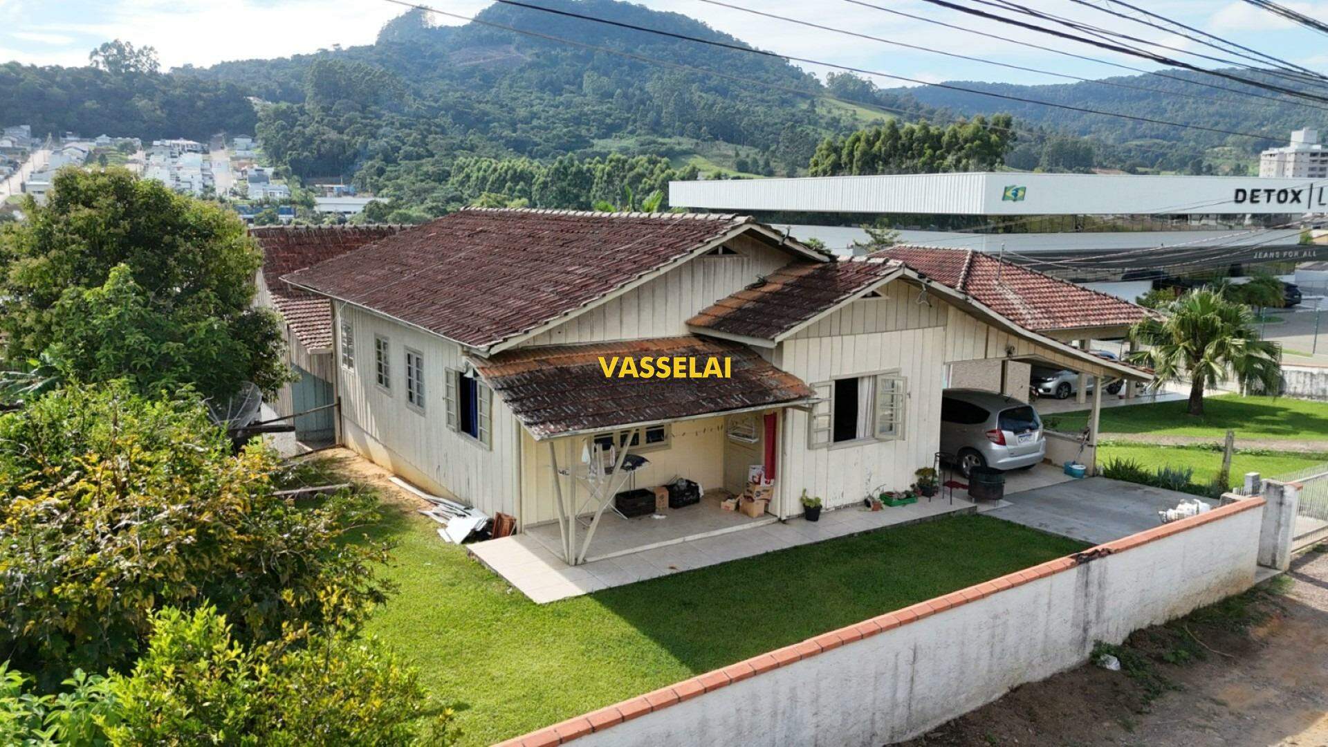Casa à venda no Taboão: 