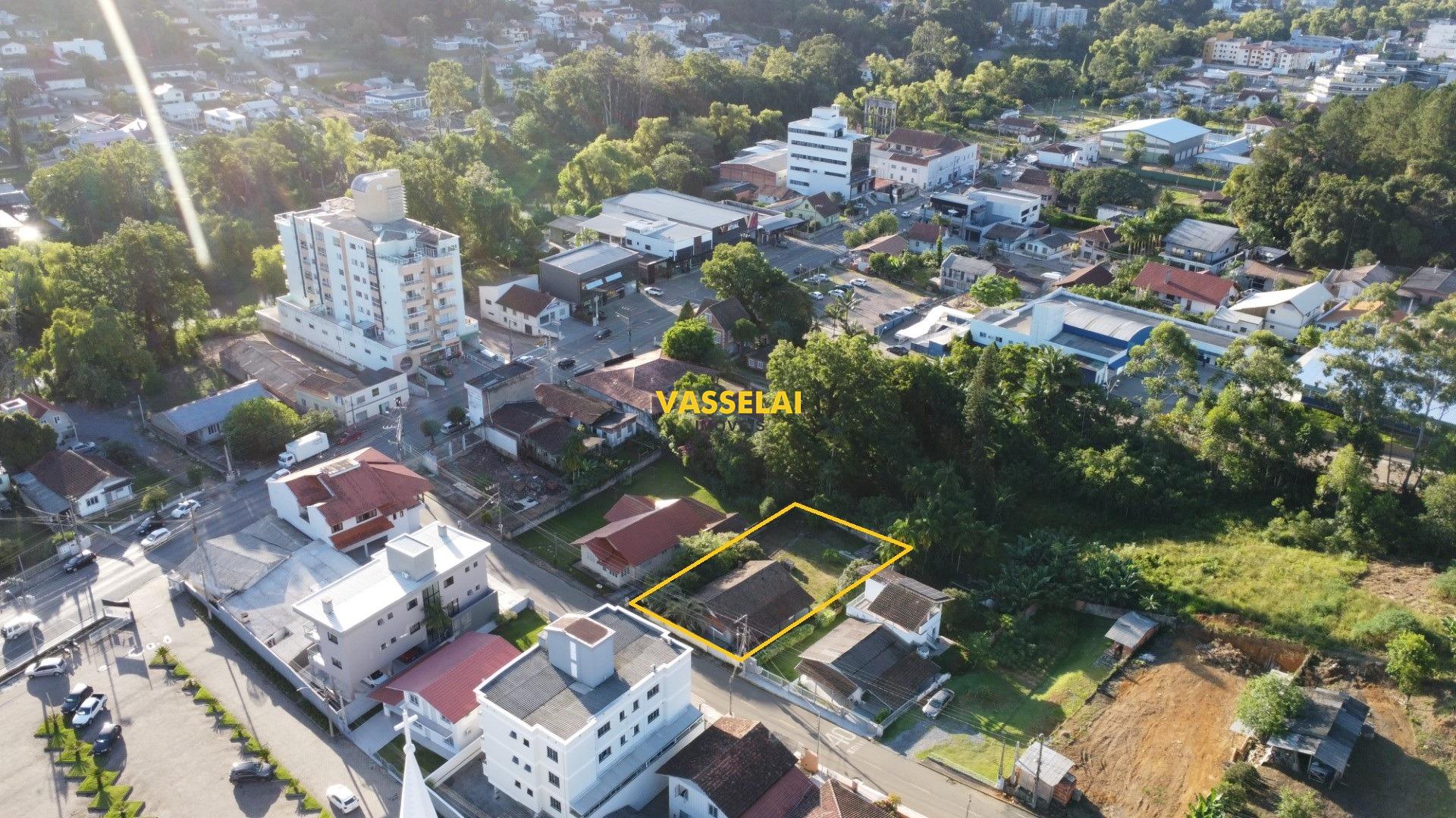 Terreno à venda no Laranjeiras: 