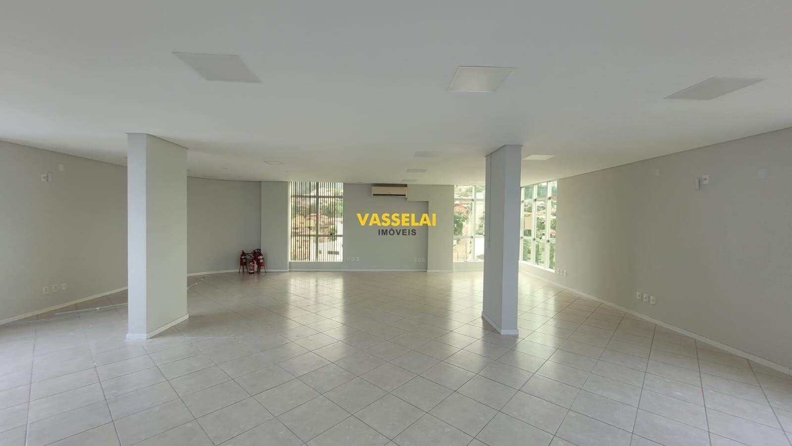 Sala para aluguel no Centro: 