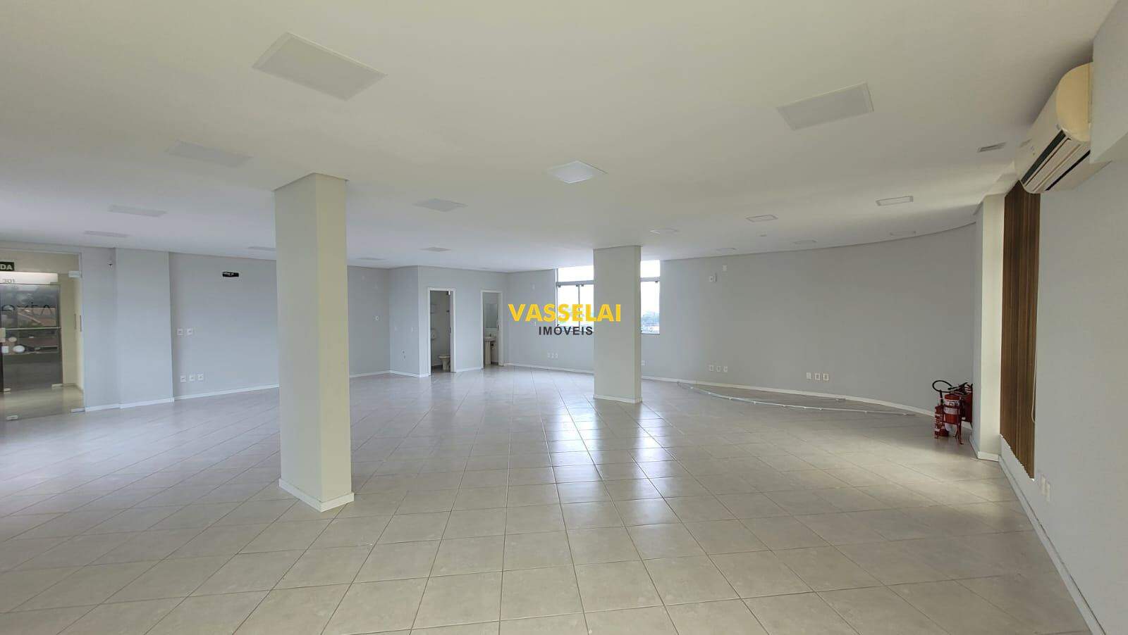 Sala para aluguel no Centro: 