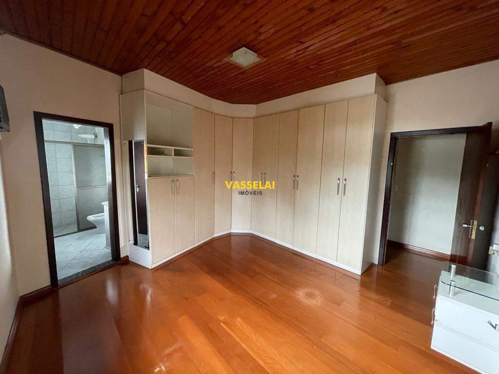 Casa à venda no Centro: