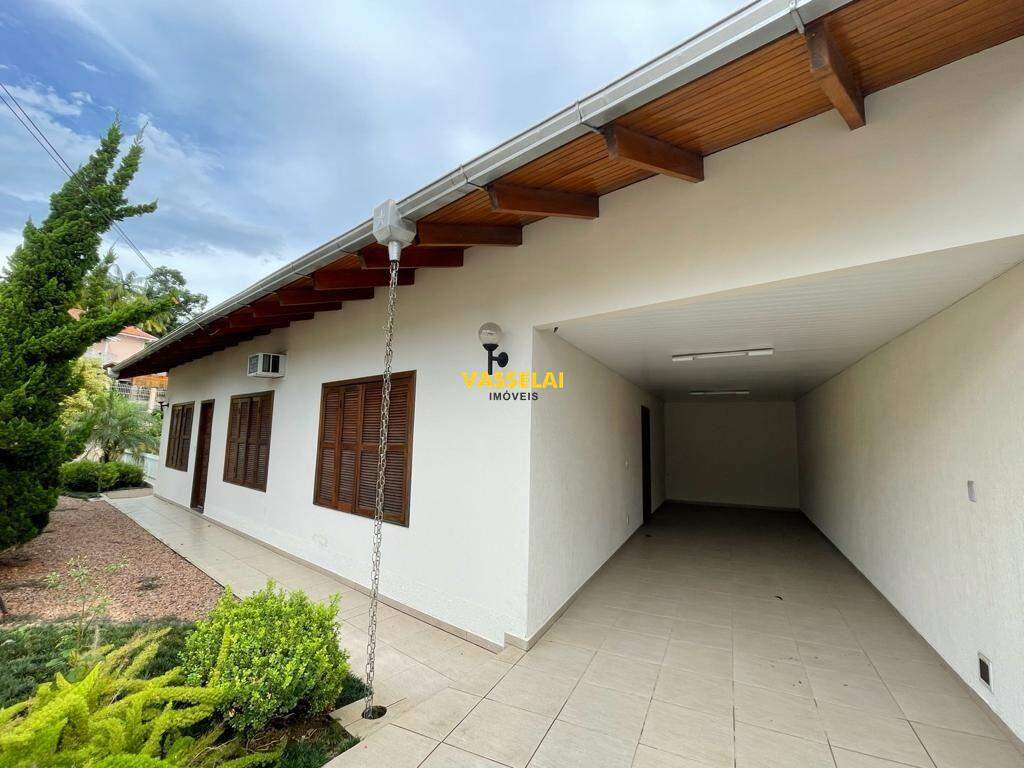 Casa à venda no Centro: 