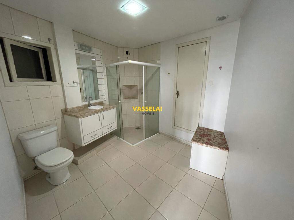 Casa à venda no Centro: