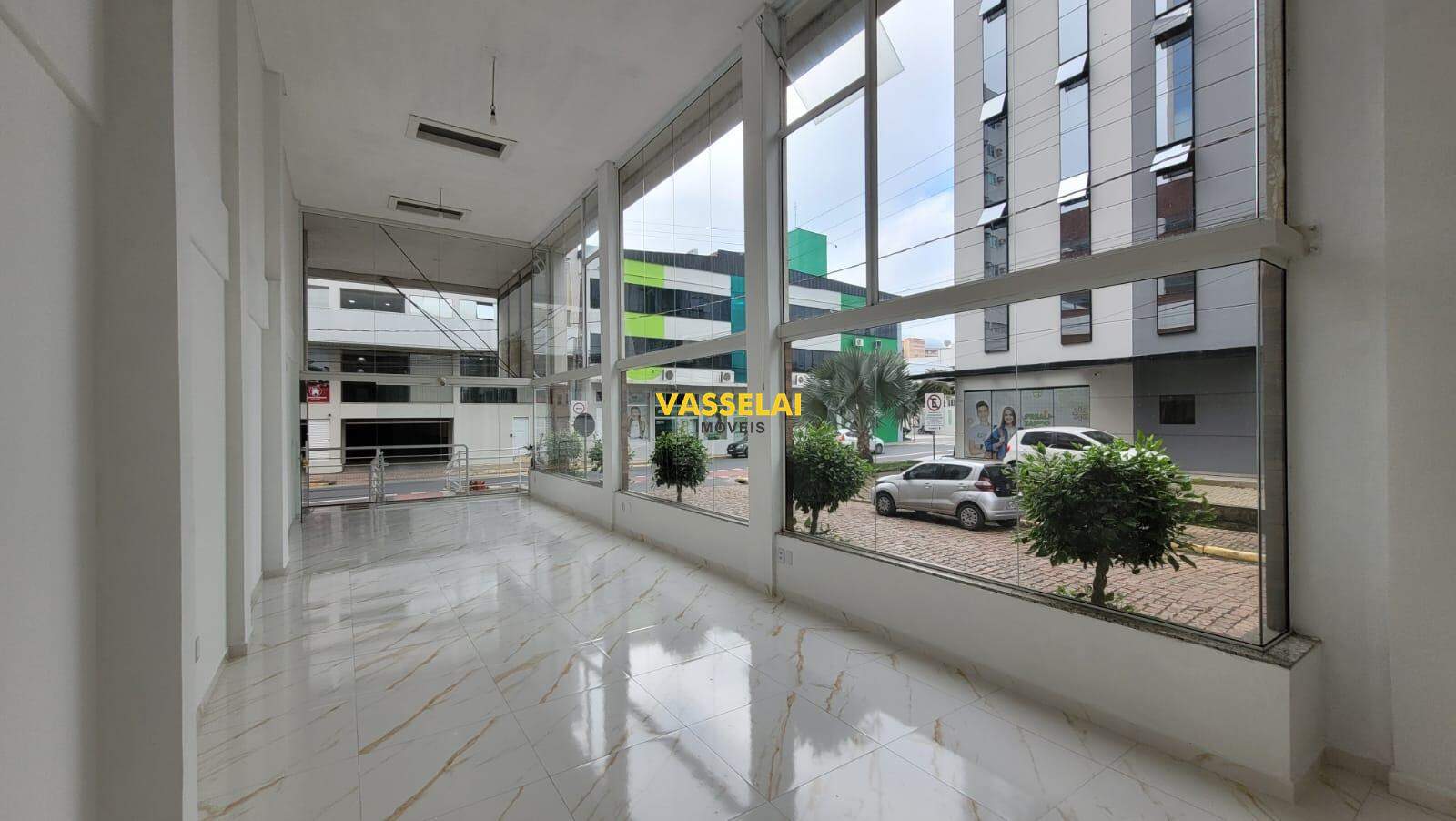 Sala à venda no Centro: