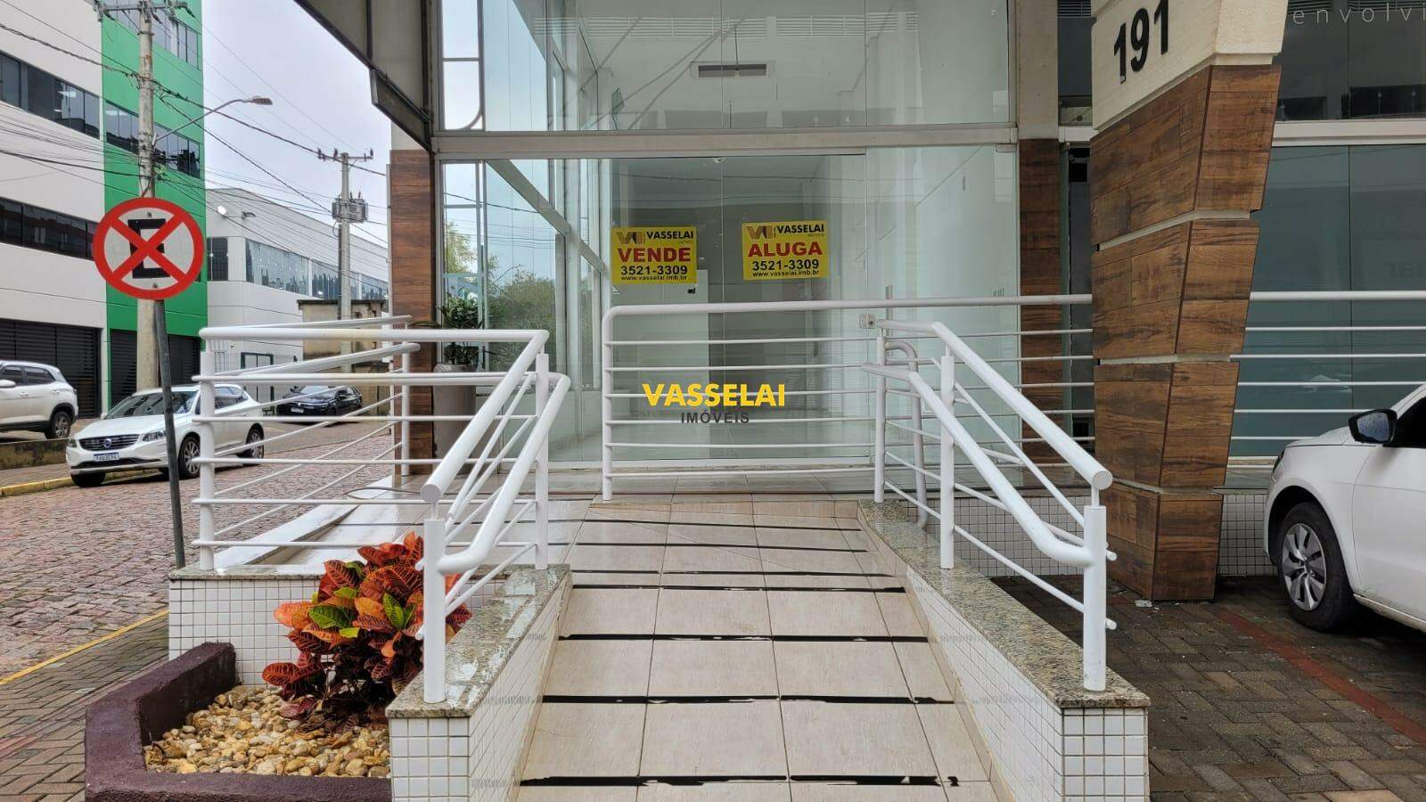 Sala à venda no Centro: 