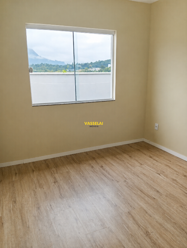 Casa à venda no Taboão: 