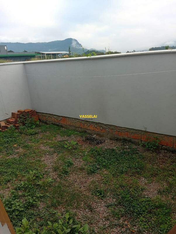 Casa à venda no Taboão: 