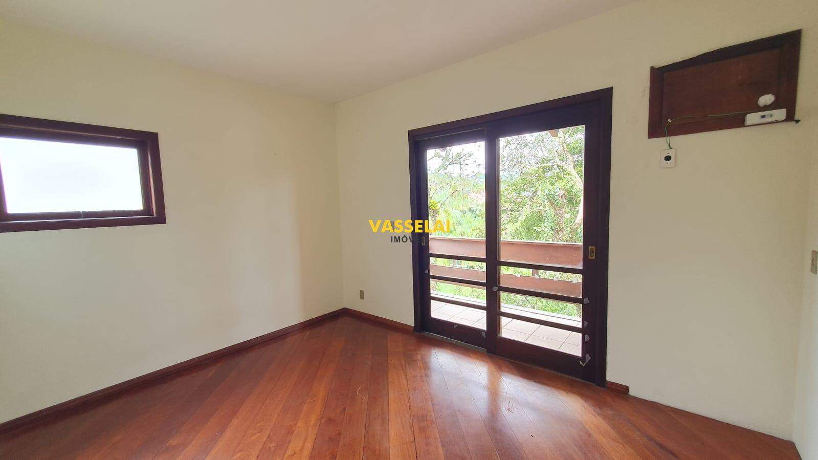 Casa à venda no Eugênio Schneider: 